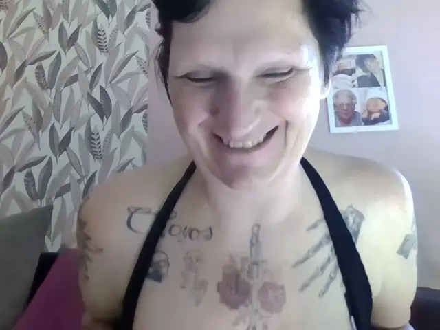 rosy1982 Live Webcam Profiel
